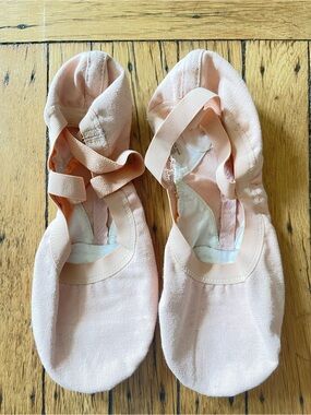 Bloch Classic Canvas Ballet Slippers in Light Pink 8